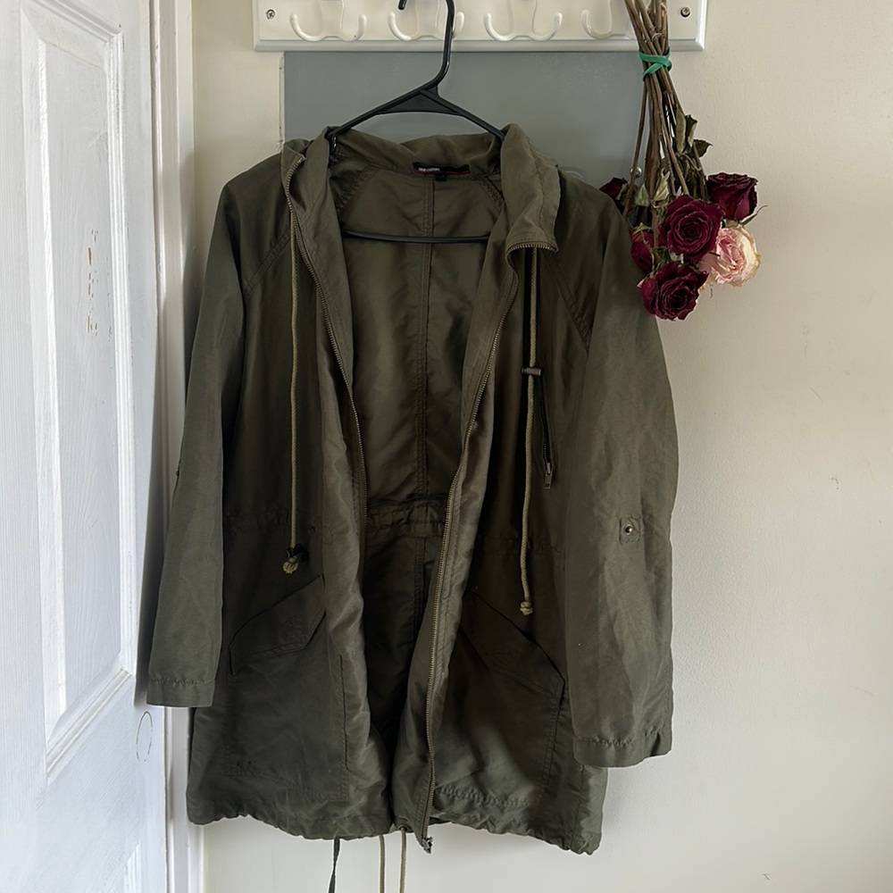 Love culture utility jacket. Size Small. Green color